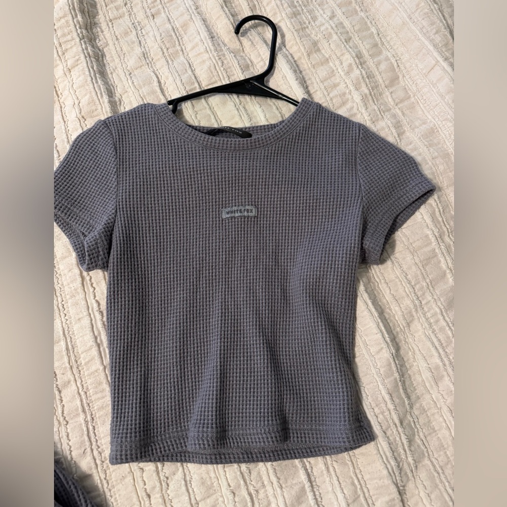 White Fox Boutique Short sleeve crop top